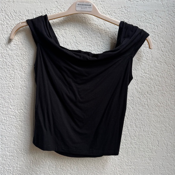 Reformation Ezlynn Off-shoulder Top - Picture 8 of 10